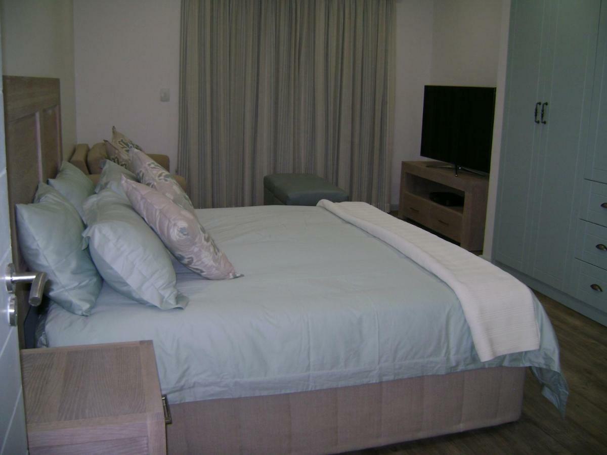 Beautiful Cottage Fantastic Beach ออยสเตอร์เบย์ ภายนอก รูปภาพ